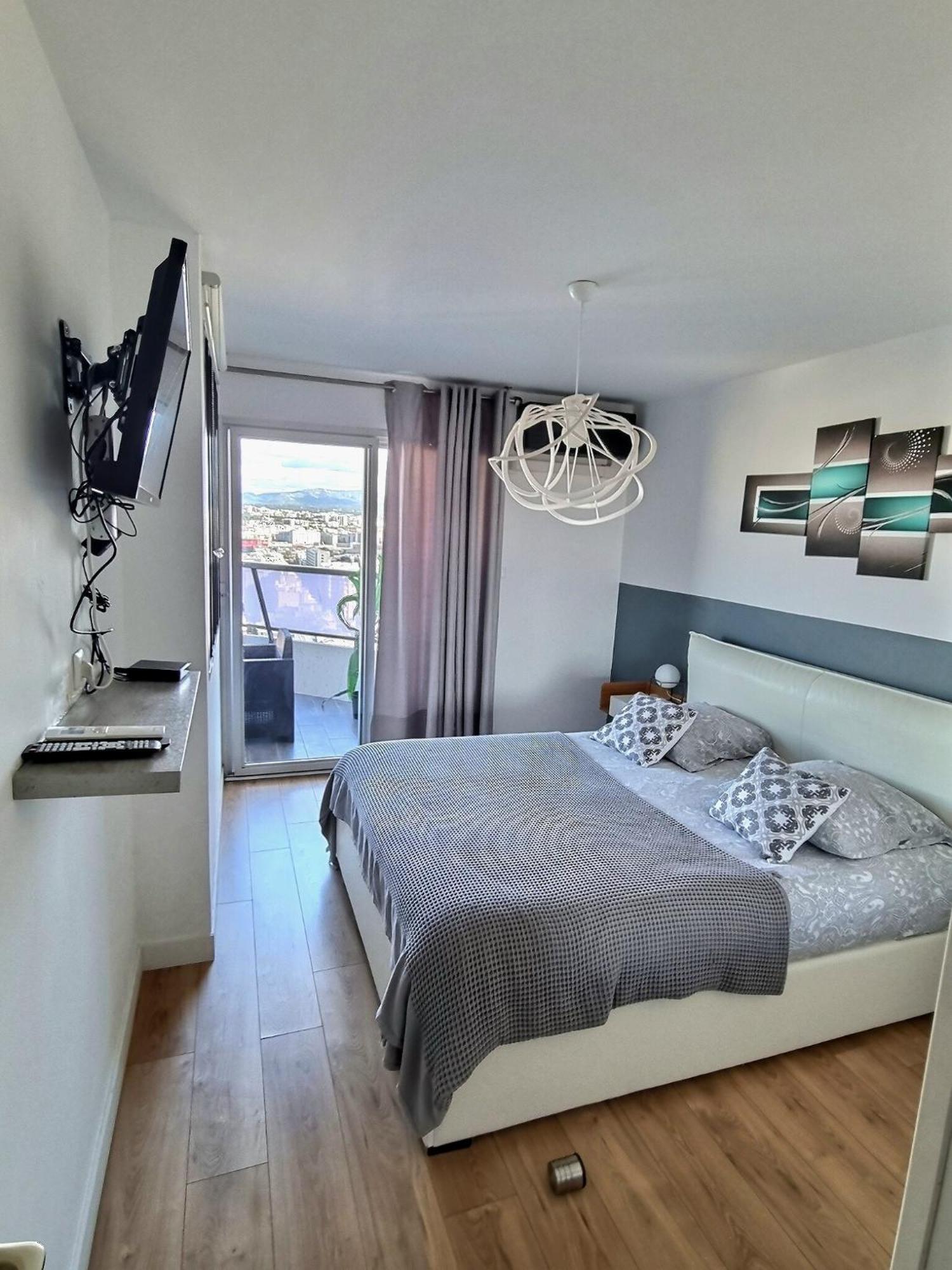 Apartment T2 Prado Chanot *
