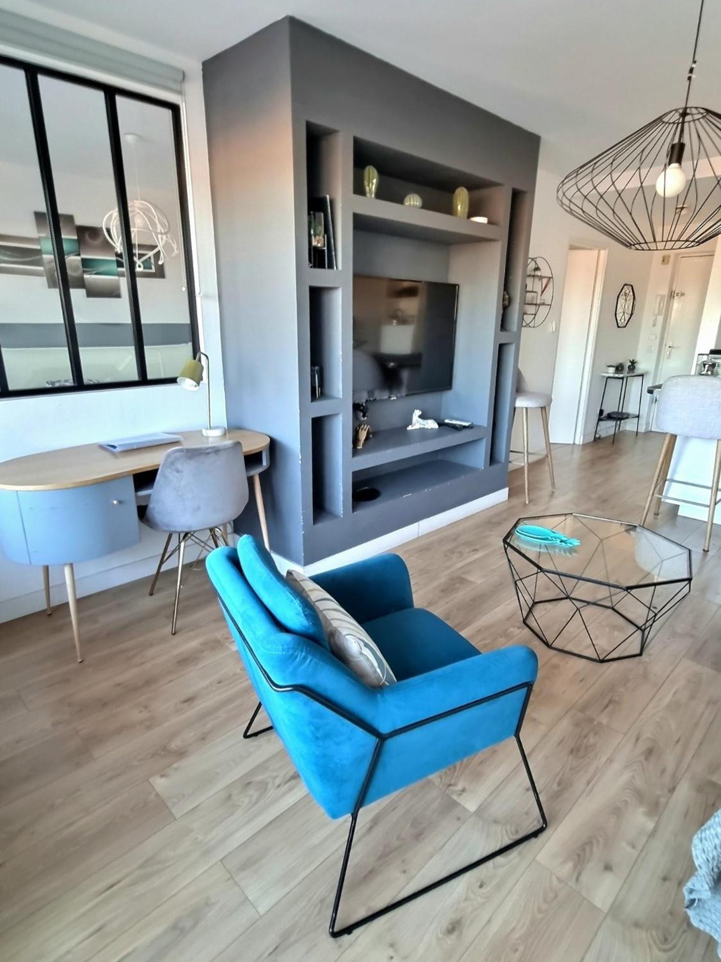 Apartment T2 Prado Chanot